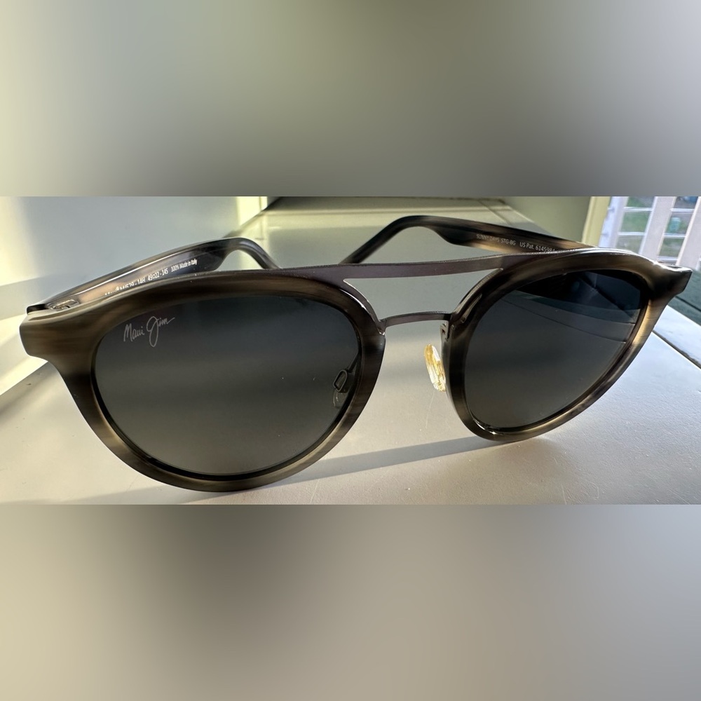 Maui Jim Neutral Gray Unisex Sunny Day
